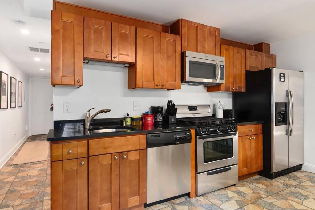 Upscale 2Br Apartment With Patio Washington Bagian luar foto